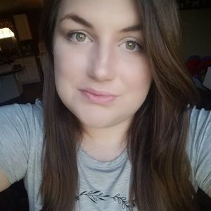 Meet your Posher, Carissa